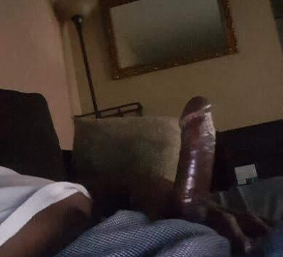 LOOKING FOR A HORNY FREAKY WOMAN